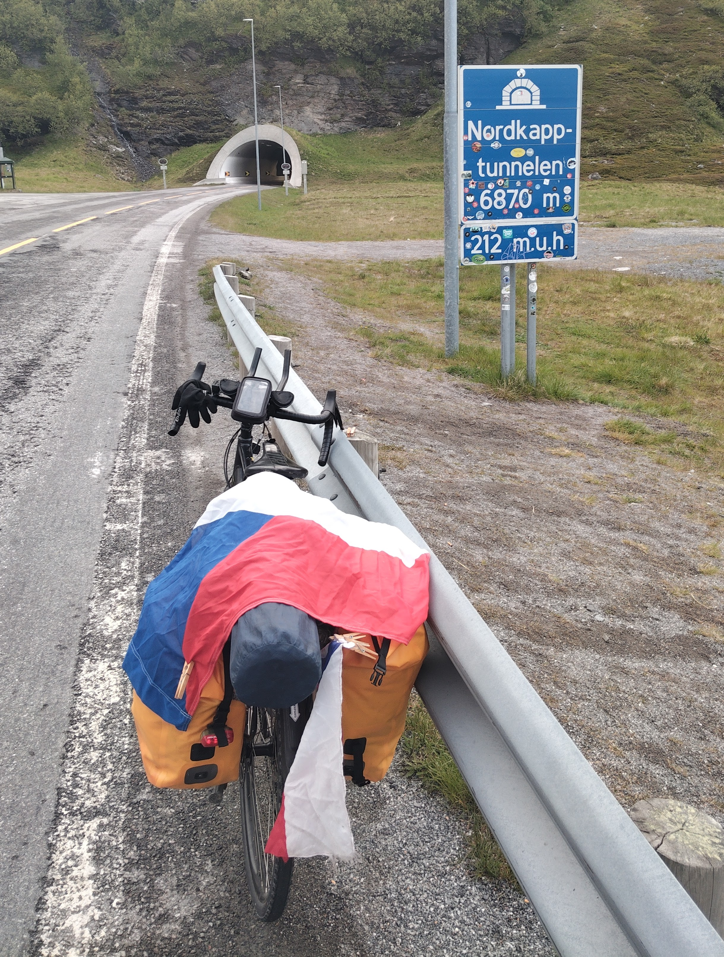 kolo dalibora frýby s českou vlajkou