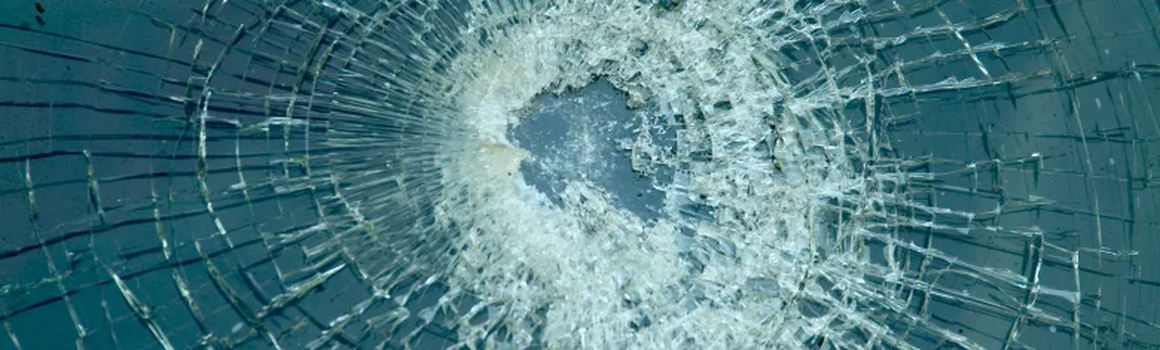 Poškodené autosklo
