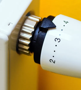 Termostatická hlavice radiátoru – odvzdušnění topení